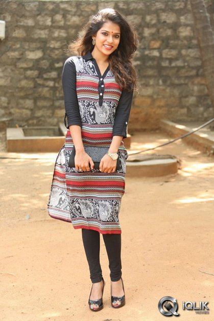 Bhargavi-at-Close-Friends-Movie-Teaser-Launch